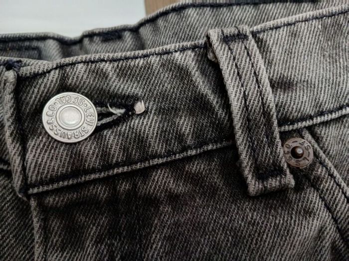 levis relaxed fit tapered leg  Postage included