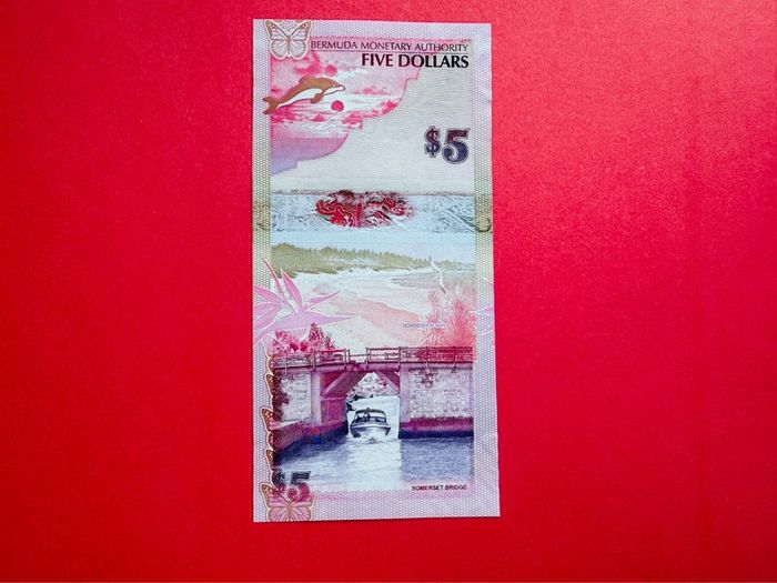 Bermuda. 5 DOLLARS. 2009. Pick  58a  Uncirculated