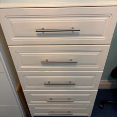 Chest of drawers