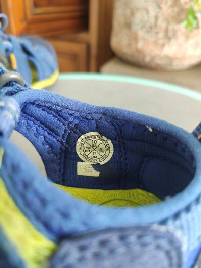 KEEN washable kids sandals UK9, EU 27/28