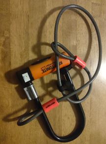 Kryptonite Evolution Series 4 LS U-Lock + KryptoFlex Cable & Frame Mount (