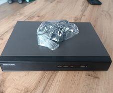 Hikvision Ds-7216huhi K2 Turbohd Dvr  Black 2 Tb