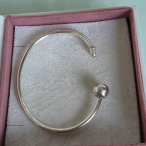 Pandora moments moon/stars open bangle size 2 very good condition hallmarked