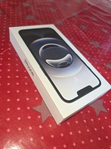 Empty box for iPhone 16e