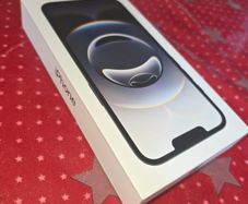 Empty box for iPhone 16e