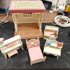 Sylvanian Sweet Shop building and other furniture
