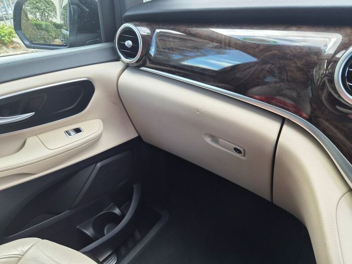 Mercedes-Benz V-Class 2016