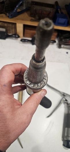 grease guns pumps
