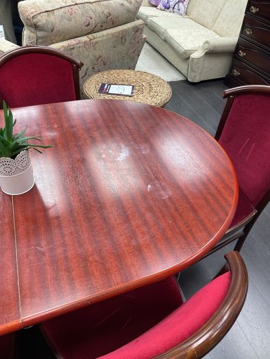table and 6 chairs