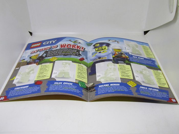 Lego Toys R Us Collector's Trading Card Album - 2017 Limited Edition Rare Lego Toys r Us Trading Card Album New And Unused In Great Condition