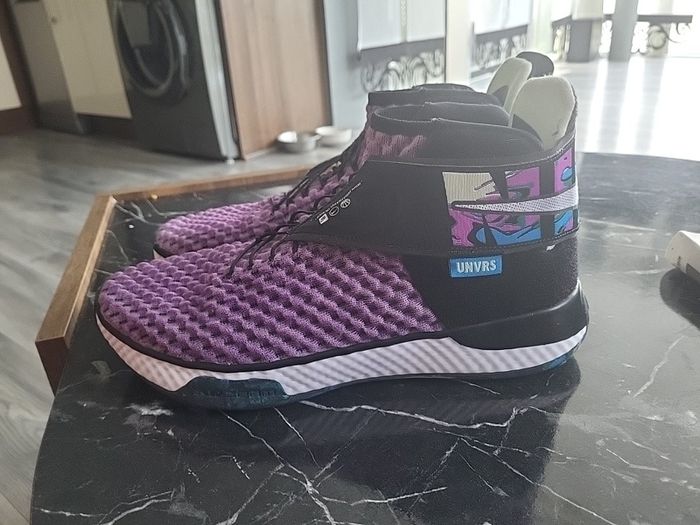 nike unvrs