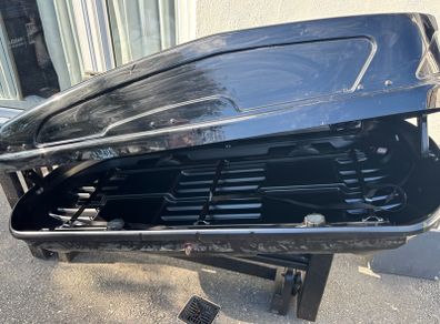 Halfords Roof storage box with Thule roof bars
