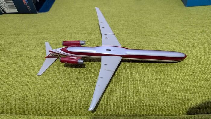 Trans World Airlines 1:200 scale model airplane, MD-83 aircraft, EI-BWD, VERY RARE