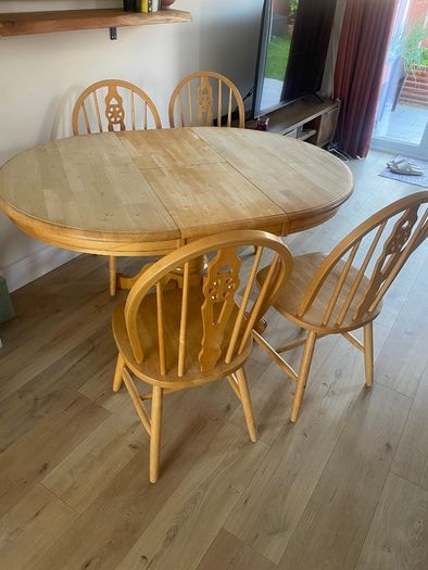 Solid Wood Round Extendable Dining Table and 4 Windsor Chairs - Rustic Farmhouse Style