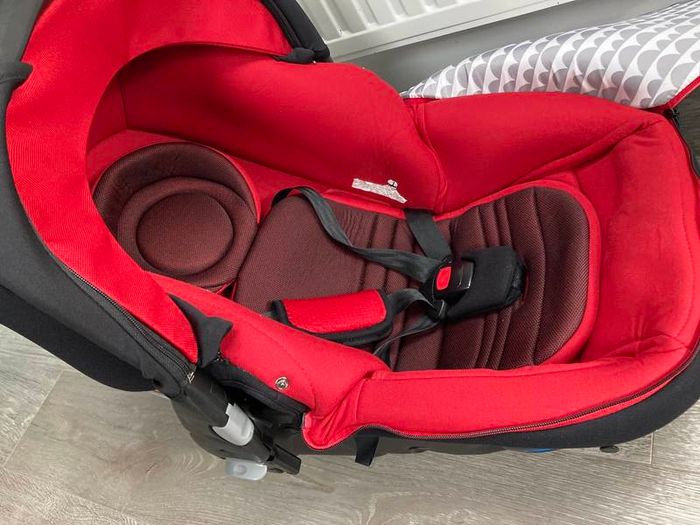 Jane Matrix Light 2 Luxe - Red - 2 in 1 Group 0/0+ Car Seat & Carrycot