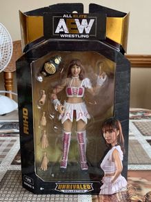 wwe Aew unrivaled series 3 Riho action figure