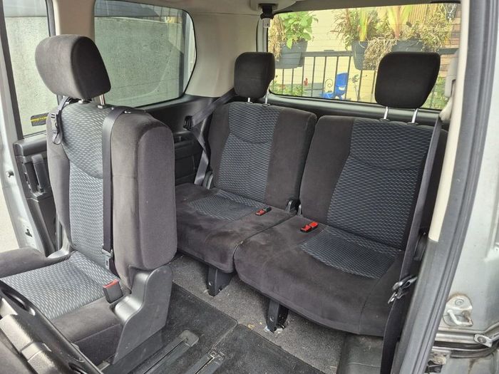 Nissan Serena 2014