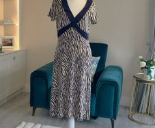 Ladies Navy & Cream Midi Dress from Laura Ashley. Size UK 12 / EU 40