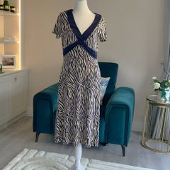 Ladies Navy & Cream Midi Dress from Laura Ashley. Size UK 12 / EU 40
