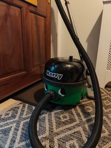 selling a used vacuum cleaner in good working condition