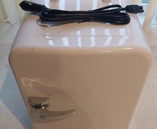 Mini fridge / car fridge