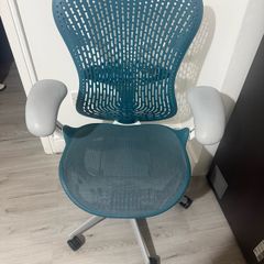 Herman Miller Mirra 2 Office Chair