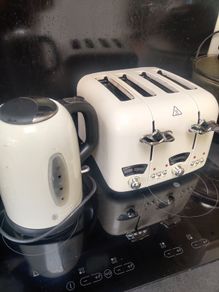 De'Longhi DeLonghi Argento Flora 4 Slice Toaster with Cattle