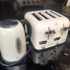 De'Longhi DeLonghi Argento Flora 4 Slice Toaster with Cattle