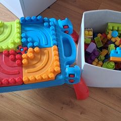 Mega Bloks Build 'n Learn Table