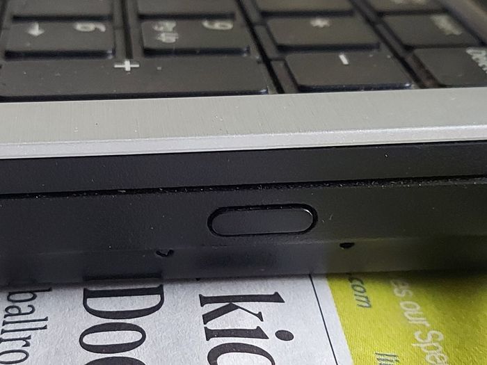 Samsung R530, Red, Intel Pentium Dual Core CPU T4400, 2.2GHz, Windows 7 Ultimate 32 bit, 4GB Ram, 150GB HDD, Opera, Chrome and VLC