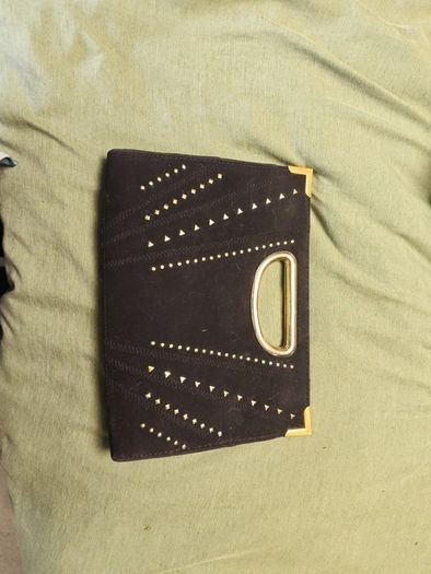 woman's bag black clutch