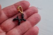 New pendant black