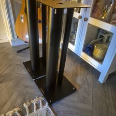 speaker stands