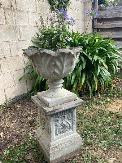 Vintage Cast Stone Classical Garden Urn & Decorative Plinth Set