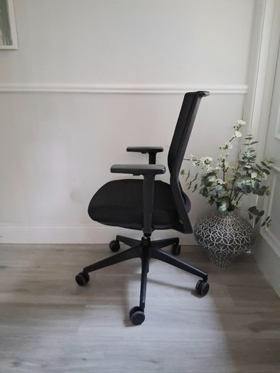 Ergonomic Office Chair