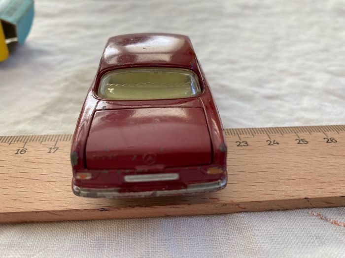 Corgi 230. Mercedes 220SE . 2 door coupe. 1962/64. Boxed. Excellent condition. Rare model.