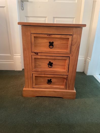 Two bedside lockers