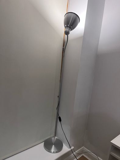 Floor lamp