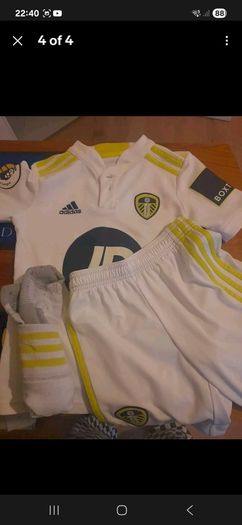 leeds United Age 7/8 full kit