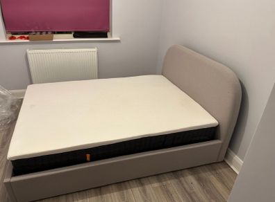 Double bed with mattress