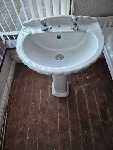 bathroom suite