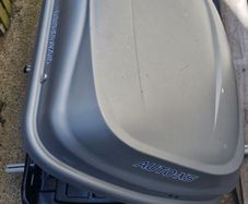 Roof box