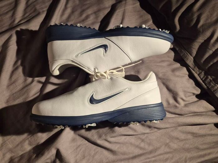 Nike Tour Victory 4