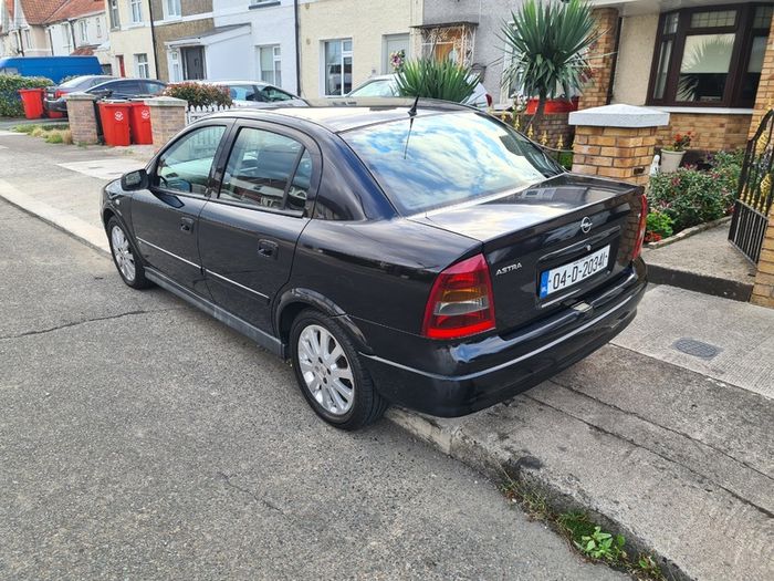 2004 Opel Astra. No offers.