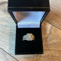 engagement diamond ring