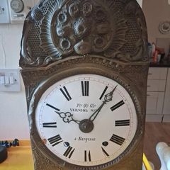 Beautiful antigue French Comtoise clock