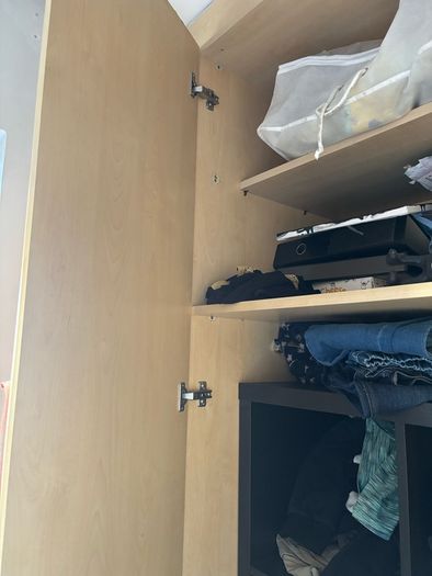 Free built in wardrobe must be able to remove
