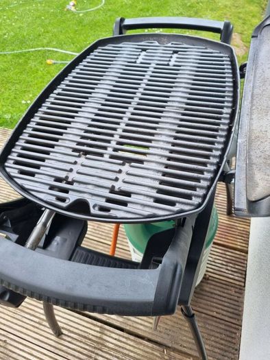 Weber Q2000