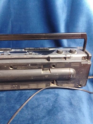 1988 sharp WQ-268 cassette radio player