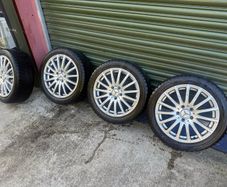 Mercedes 17 alloys brand new tires